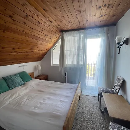 Topart Vendeghaz Balatongyoeroek, Lakeside House Дом отдыха *