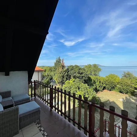 Дом отдыха Topart Vendeghaz Balatongyoeroek, Lakeside House Балатондьёрёк