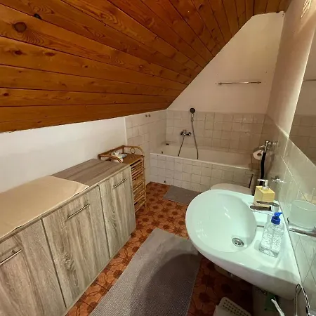 Topart Vendeghaz Balatongyoeroek, Lakeside House Дом отдыха