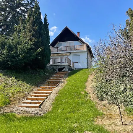 Topart Vendeghaz Balatongyoeroek, Lakeside House Дом отдыха